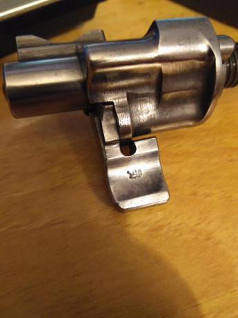 Me venden un cerrojo tipo mauser k98, pero en la documentacion del mismo no indica la marca de origen, 01