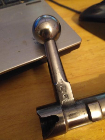 Me venden un cerrojo tipo mauser k98, pero en la documentacion del mismo no indica la marca de origen, 00