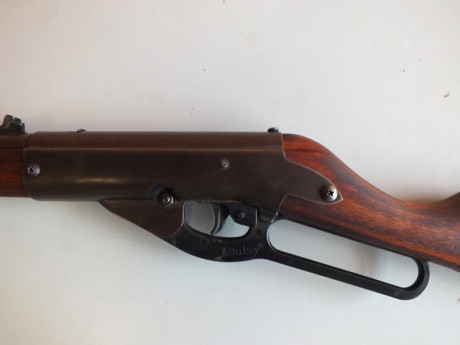 - Carabina Daisy Rogers mod. 95 B,réplica rifle Winchester 1883.
- Año de fabricación entre 1979 a 1983 11