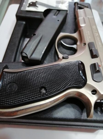 VENDO CZ 75 CROMO. EL ARMA SE ENCUENTRA EN BARCELONA. SE PUEDE PROBAR SIN COMPROMISO.
LA HE AFINADO DISPARADOR 00
