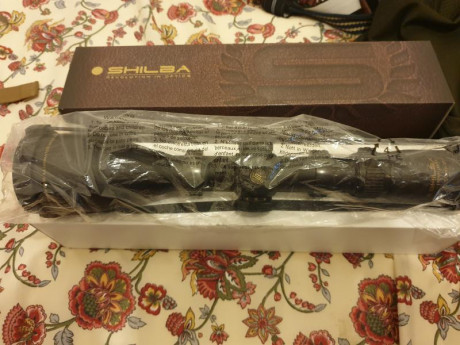Vendo visor caza marca SHILBA, modelo GOLD MEDAL, de 3 -12 X 56 (reticula iluminada rojo/verde), completamente 01