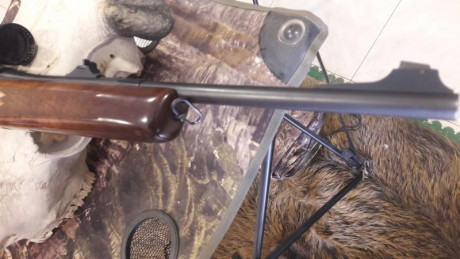 Practicamente sin uso. muy ligero, con menos de 3 kilos de peso, muy corto y manejable, cañon de 46, 5 12