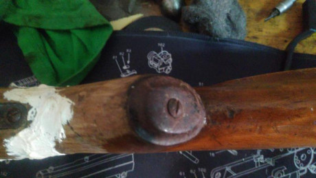 Buenas noches compañeros,  en un lote de carabinas para restaurar me ha venido esta carabina y la cuestión 11