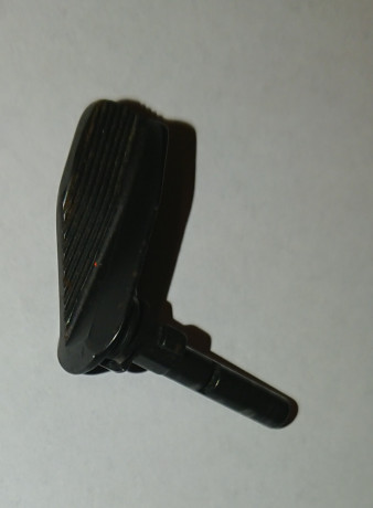 Cachas madera Small Frame 20€
Aleta seguro simple 30€
Punto fibra cola milano 30€
Mira regulable tanfoglio 00