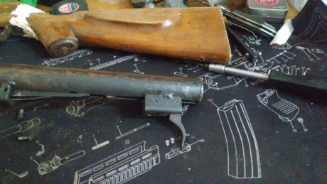 Buenas noches compañeros,  en un lote de carabinas para restaurar me ha venido esta carabina y la cuestión 80
