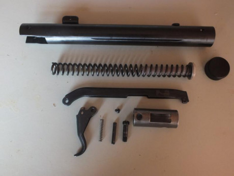 -Vendo pistón de carabina de muelle.Clon de Walther,fabricada en la antigua Alemania Oriental.
- Estado 00