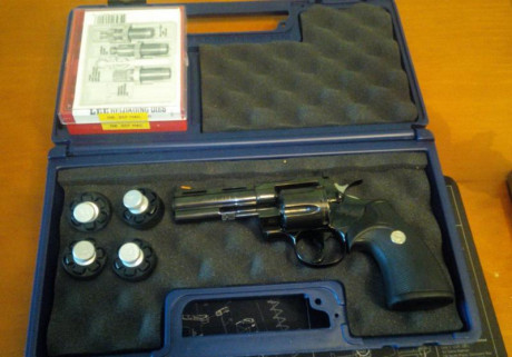 Pongo a la venta, (NO CAMBIOS) mí Colt Python 4 pulgadas pavonado calibre .357 Mag en 500 €.

 No vendo 02