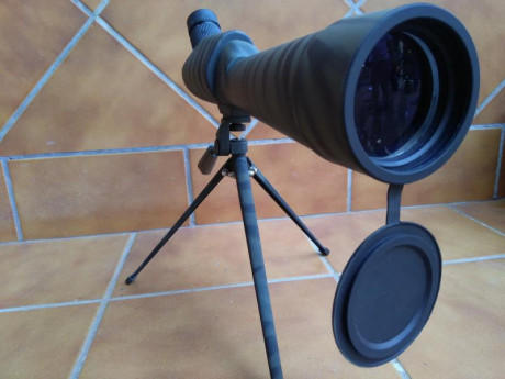 Vendo por no usar visor terrestre marca Stavit de 20 a 80 por 70 mm. Incluye tripode y funda de transporte 10