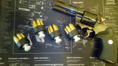 Pongo a la venta, (NO CAMBIOS) mí Colt Python 4 pulgadas pavonado calibre .357 Mag en 500 €.

 No vendo 01