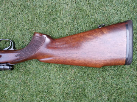 Hola
Vendo este rifle por 590€. Está en buen estado. Debe provenir de un kit, o al menos tiene mejoras 01
