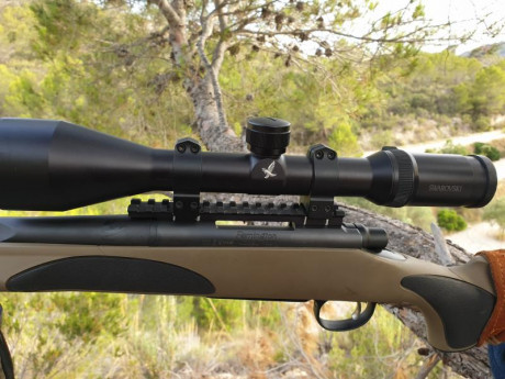 Vendo magnifico visor de caza de la prestigiosa marca SWAROVSKI, modelo PVI-2, de 2,5-10X56, con retícula 02