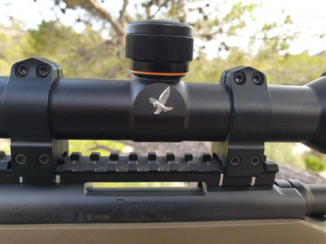 Vendo magnifico visor de caza de la prestigiosa marca SWAROVSKI, modelo PVI-2, de 2,5-10X56, con retícula 01