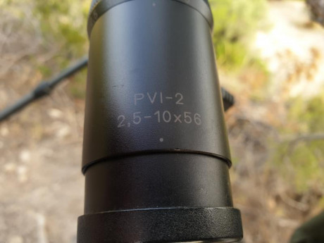 Vendo magnifico visor de caza de la prestigiosa marca SWAROVSKI, modelo PVI-2, de 2,5-10X56, con retícula 00