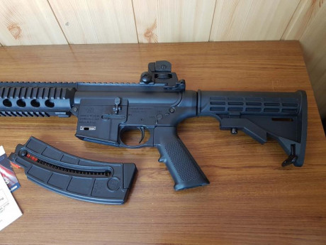 Vendo por necesitar hueco en la licencia carabina Smith & Wesson  MP 15 - 22 en perfecto estado tanto 02