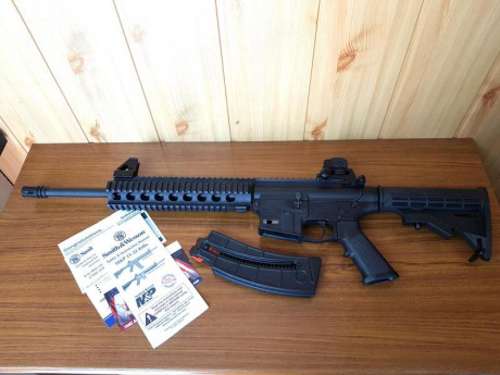 Vendo por necesitar hueco en la licencia carabina Smith & Wesson  MP 15 - 22 en perfecto estado tanto 01