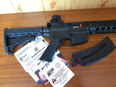 Vendo por necesitar hueco en la licencia carabina Smith & Wesson  MP 15 - 22 en perfecto estado tanto 11