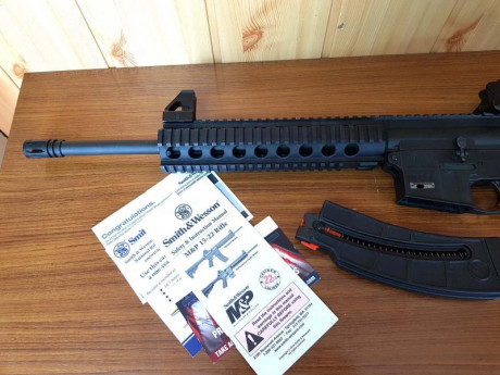 Vendo por necesitar hueco en la licencia carabina Smith & Wesson  MP 15 - 22 en perfecto estado tanto 10