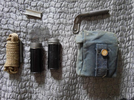 Set de limpieza para fusil suizo K31 
Está sin usar. Incluye estuche de lona, aceitera, grasera, cuerda 01