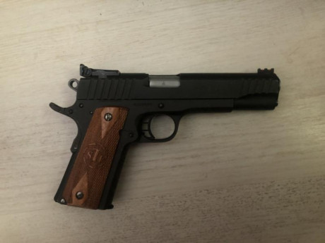 Hola,a todos vendo para hacer caja para otro arma ,mi STI SPARTAN en 9PB se encuentra en Cadiz y guiada 01
