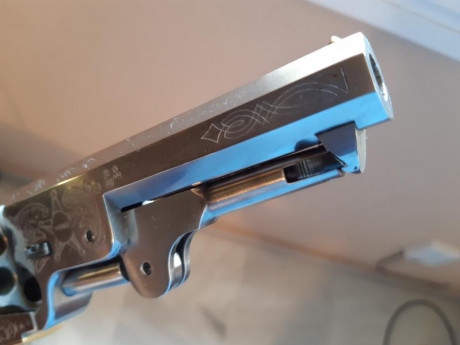 Revolver Colt 1851 Yank Sheriff's Old Model de Pietta, terminado en acero y grabado con guarda y cantonera 00