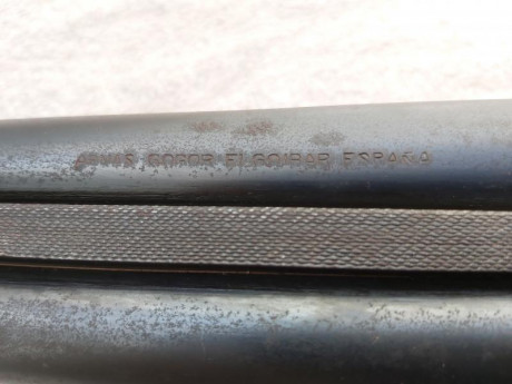Se vende escopeta paralela marca gogor en buen estado.tiene 71 cm de cañón y los choques son de 3 y 2 00