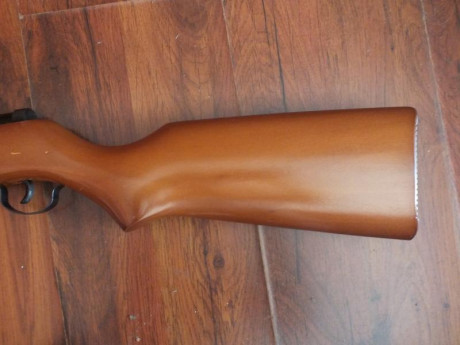 Carabina completamente nueva,sin uso.
Procedente de antiguo almacén.
Fabricada en la antigua Alemania 02