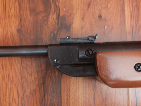 Carabina completamente nueva,sin uso.
Procedente de antiguo almacén.
Fabricada en la antigua Alemania 01