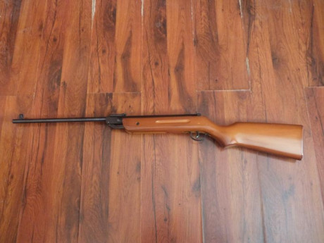 Carabina completamente nueva,sin uso.
Procedente de antiguo almacén.
Fabricada en la antigua Alemania 00