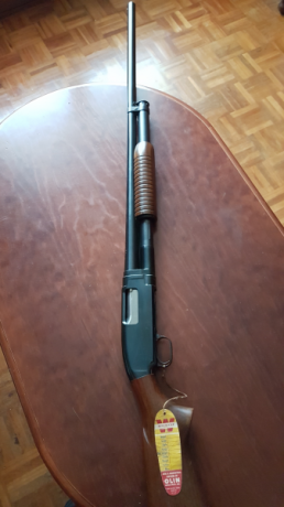 Vendo escopeta  Winchester  de corredera cal 12 modelo 12-12 GA 2 3/4. Cañon full ( o una estrella ) de 01