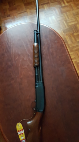 Vendo escopeta  Winchester  de corredera cal 12 modelo 12-12 GA 2 3/4. Cañon full ( o una estrella ) de 00