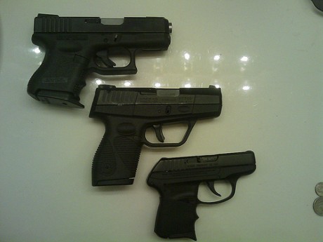 Hola a todos.

Queria saber si alguien tiene esta pistola y nos puede hablar un poco de ella , en cuanto 20