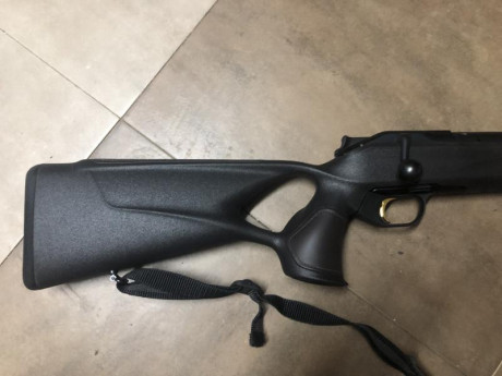 Vendo blaser succes profesional calibre 8x68 nuevo ha tirado 5 tiros . Mando fotos a interesados precio 02