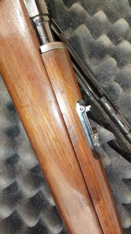 Carabina destroyer calibre 9mm parabellum, con dos clases diferentes de alimentación, cargador largo con 11