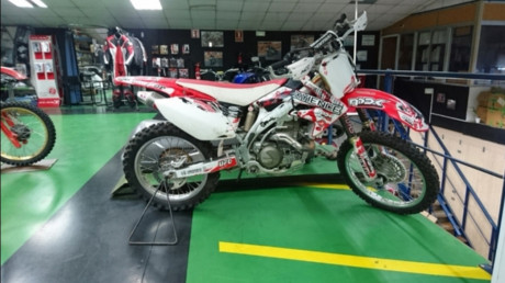 Cambio Honda Crf de 450cc 4tiempos muy bien cuidada por armas que puedan interesarme ajustando precio 00