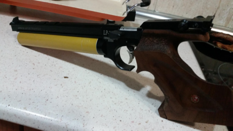 Hola lo dicho vendo pistola steyr lp10 color negra la compre sin apenas uso y yo la he usado 4 veces contadas 22