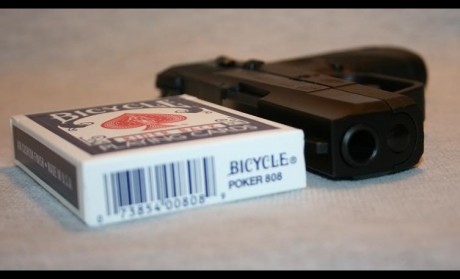 Hola a todos.

Queria saber si alguien tiene esta pistola y nos puede hablar un poco de ella , en cuanto 72