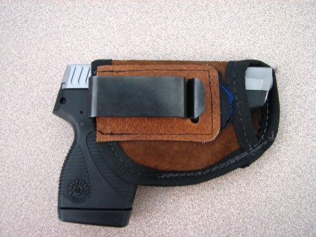 Hola a todos.

Queria saber si alguien tiene esta pistola y nos puede hablar un poco de ella , en cuanto 71