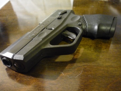 Hola a todos.

Queria saber si alguien tiene esta pistola y nos puede hablar un poco de ella , en cuanto 70