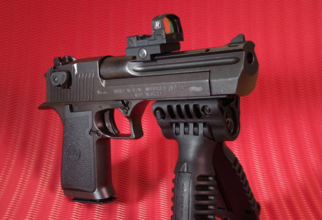 - Compañeros   Comienzan las REBAJAS DE AGOSTO  -  Nueva oferta:  1.250 € 

Vendo Pistola  DESERT EAGLE 00