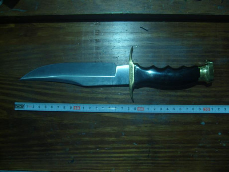 Vendo cuchillo de monte Muela Bowie corto, de calidad excelente, años 80 Largo hoja 17,7 cm Largo total 00