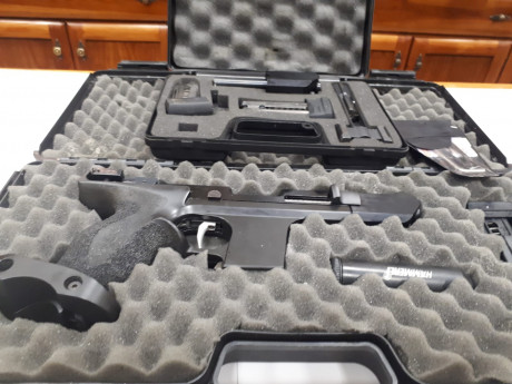 Un amigo me pide que le ponga a la venta esta pistola Hammerli del 22lr con kit del 32.
El precio es de 00