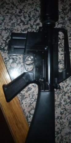 Se vende carabina del 22lr marca adler replica del m16 con un cargador. El arma esta en ciudad real. Envio 01