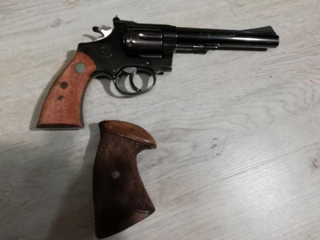 Buenas.
Vendo extraordinario revolver de la afamada casa Sauer&Shon.
Calibre... 38 sp
Cañón.... 6 01