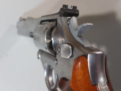 Un amigo me pide que le venda esta preciosidad, lástima que no tenga cupo
SMITH WESSON 686  6PULGADAS 00