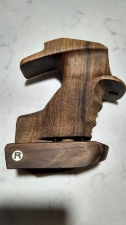 Buenas compañeros

Vendo esta maravilla de cacha Rink talla M en estado impoluto
interesados envio privado 02