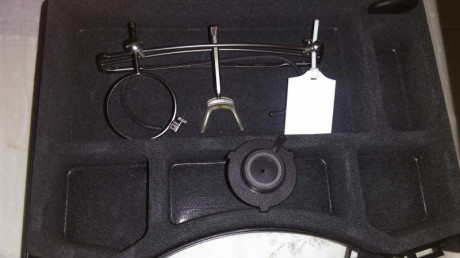 Hola
Vendo gafas knoblock
fabricada en acero de alta calidad 
Porta-lentes de 37 mm con tornillo soporte 00
