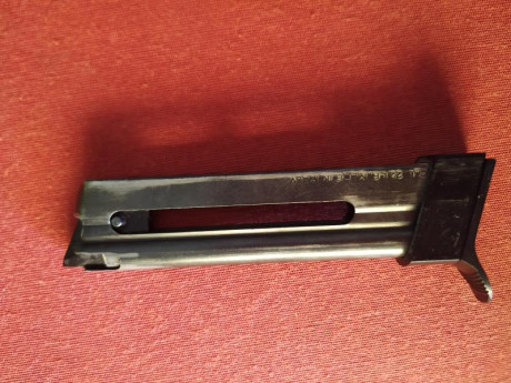 Vendo este cargador para Beretta mod 76 del 22 lr.
Esta usado-
23 euros con gastos de envio incluidos
Un 00