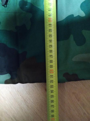Vendo este chaqueton del ejercito Serbio nuevo a estrenar, tiene cuatro bolsillos en el frente , uno en 20