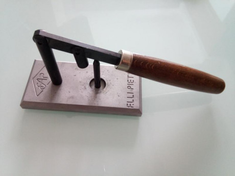 Cargador de tambores para revolveres de avancarga.
35 euros 00
