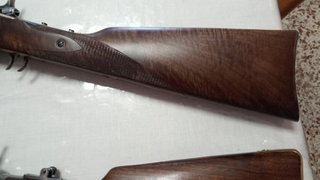 Se vende este magnífico rifle de la marca I.A.B. cañón pedersoli con diopter y su caja original.750€ portes 41